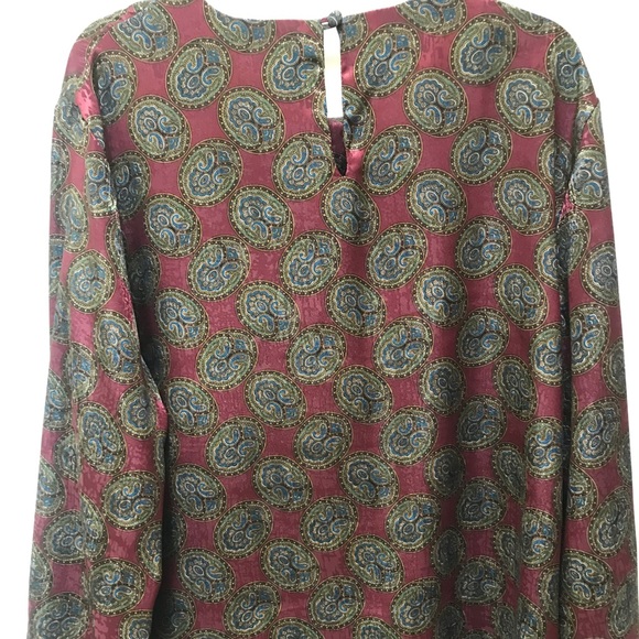Vintage and Classy Paisley Silky Blouse - Picture 3 of 5